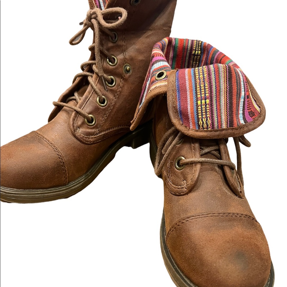 American Eagle Women’s Lace Up/Fold Down Brown Boots